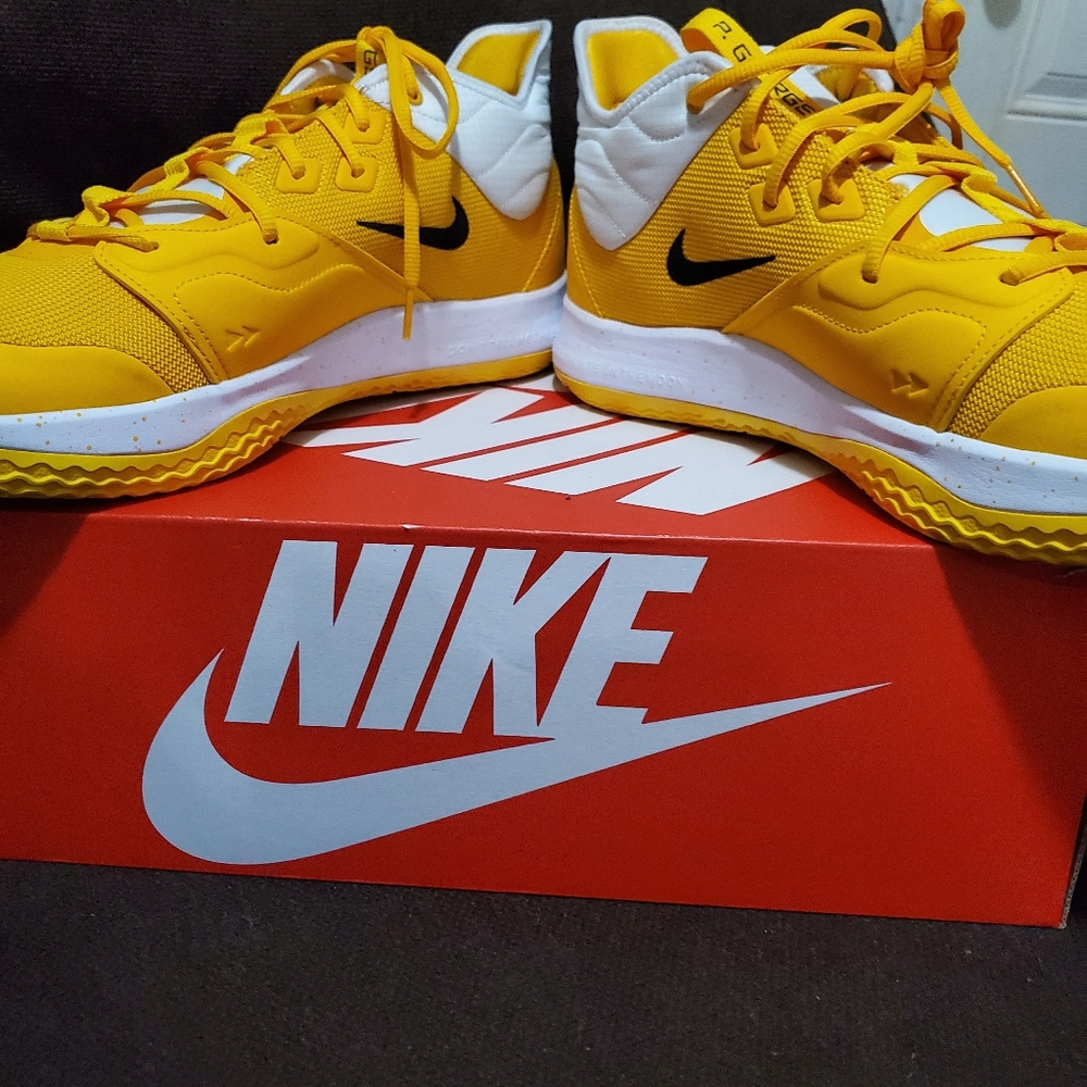NIKE PG3 PAUL GEORGE TB PROMO BASKETBALL SHOES